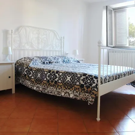 Ampi Spazi E Natura Piano Terra Apartment *